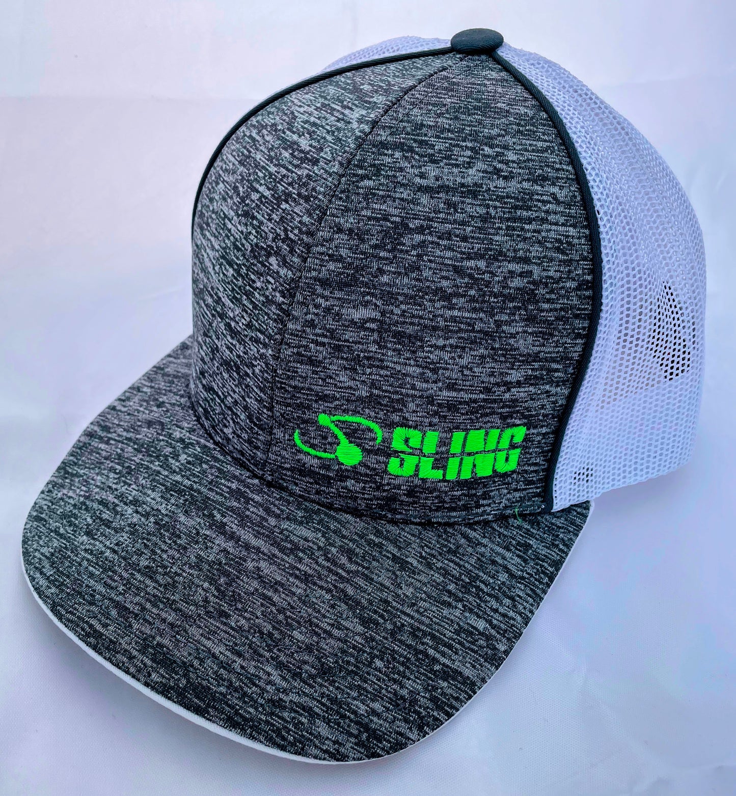 SlingSet trucker hat - gray with green logo